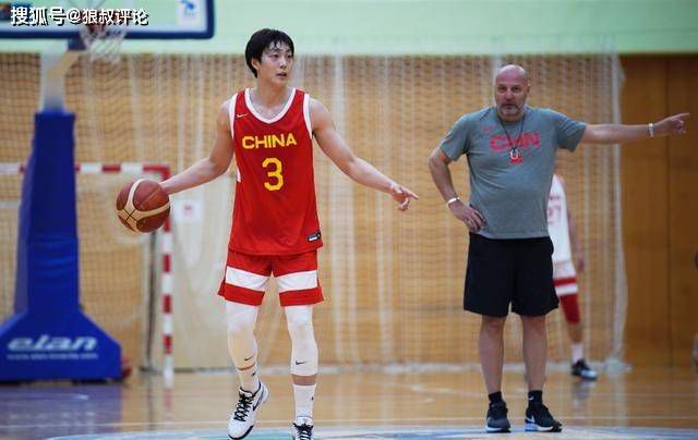明天谁将守门？——我已经决定了，但还没有告诉球员，所以我不想让他们通过媒体知道这一点。